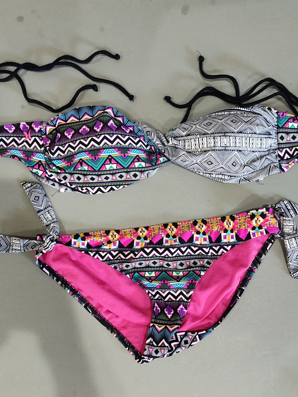 Hurley Aztec Contrast Print Bandeau Bikini M